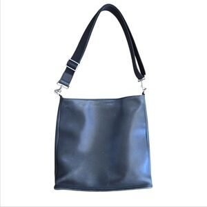 Vintage Coach Unisex Slim Bucket Bag 9432 Black Leather, 90's S/N L9D-9432